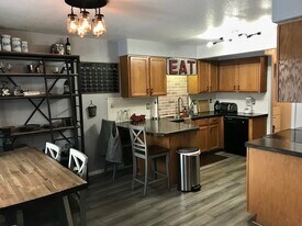 1010 Winona Cir in Loveland, CO - Building Photo