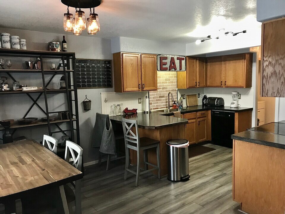 1010 Winona Cir in Loveland, CO - Building Photo