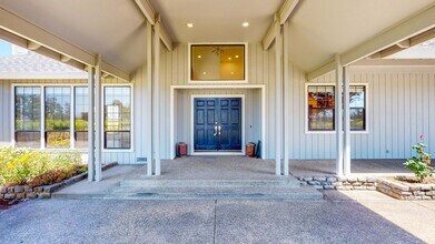 1990 Olivet Rd in Santa Rosa, CA - Building Photo - Building Photo