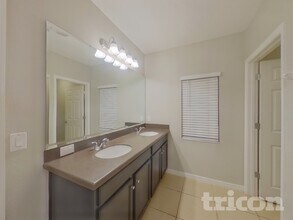 9229 Halsey Dr in Groveland, FL - Foto de edificio - Building Photo