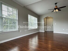 7800 Point Meadows Dr in Jacksonville, FL - Building Photo - Building Photo