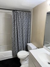 18840 NW 57th Ave in Hialeah, FL - Building Photo - Building Photo