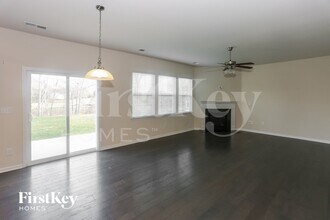 182 Paradise Hills Cir in Mooresville, NC - Foto de edificio - Building Photo