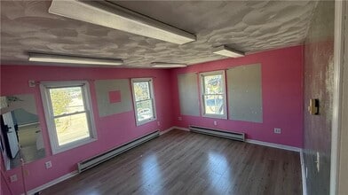 108 Phenix Ave in Cranston, RI - Building Photo - Building Photo