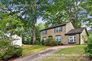 15718 Cranberry Ct in Montclair, VA - Building Photo