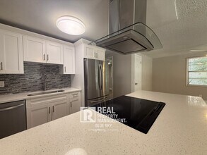 3616 E Henry Ave in Tampa, FL - Building Photo - Building Photo