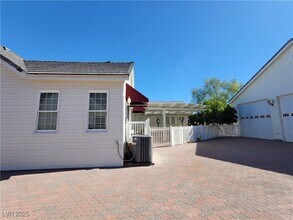 5110 N Valadez St in Las Vegas, NV - Foto de edificio - Building Photo