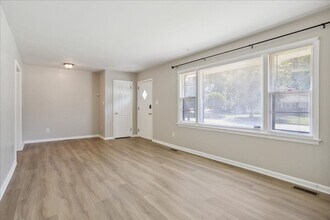 141 Albany Dr in Hampton, VA - Building Photo - Building Photo