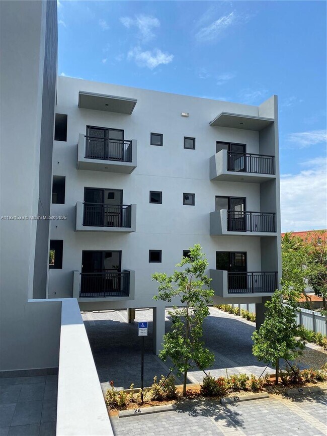 836 SW 2nd St in Miami, FL - Building Photo - Building Photo