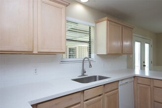2109 Riverside Dr in West Columbia, TX - Building Photo - Building Photo