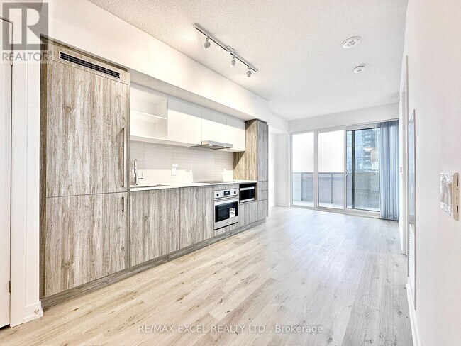 property at 138-2138 Downes St