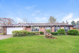 4571 Sylvan Oak Dr in Dayton, OH - Building Photo