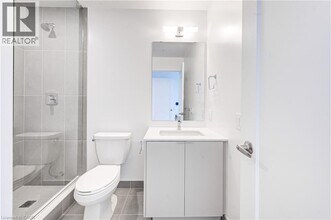 2088 James St in Burlington, ON - Building Photo - Building Photo