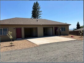 284 Keffer Ln in Paradise, CA - Building Photo