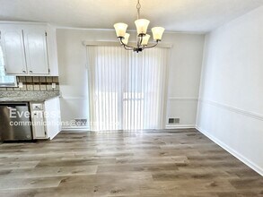 704 Wilkes Dr in Loganville, GA - Building Photo - Building Photo