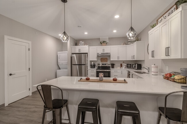 1570 Stadium Ln, Unit 1