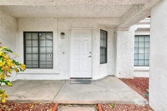 3217 Ventana Hills Dr in Las Vegas, NV - Building Photo - Building Photo