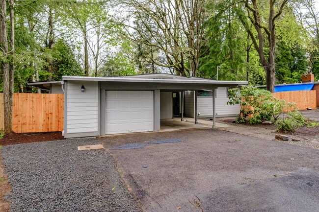 property at 837 Woodmansee Ct SE