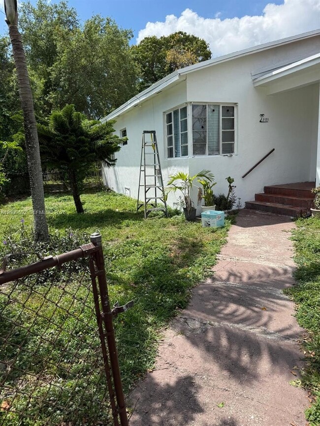 3100 SW 13th St in Miami, FL - Building Photo - Building Photo
