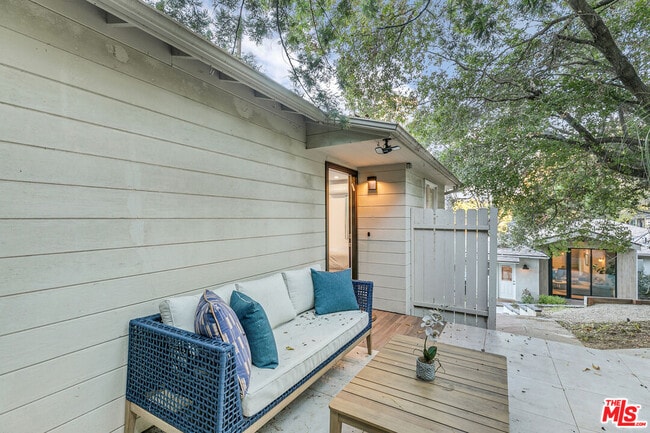 property at 3937 Kentucky Dr