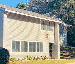 Woodland Hills in Auburn, AL - Foto de edificio - Building Photo