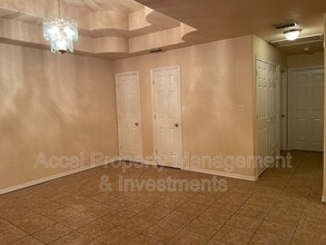811 French in Edinburg, TX - Building Photo - Building Photo