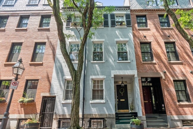 property at 8 Melrose St