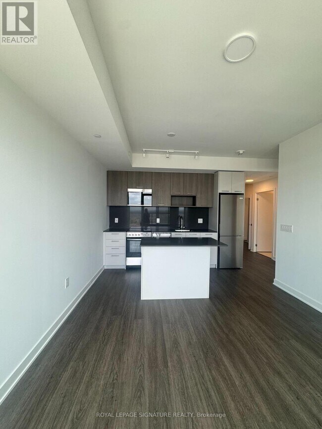 40 Lagerfeld Dr in Brampton, ON - Building Photo - Building Photo