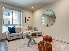 3500 Chesapeake in Los Angeles, CA - Building Photo - Interior Photo