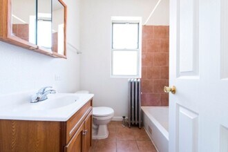 7400 S Yates Chicago, IL 60649 in Chicago, IL - Building Photo - Building Photo