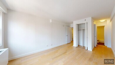 222 E 39th St in New York, NY - Building Photo - Building Photo