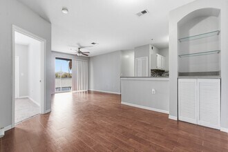 5507 Legacy Crescent Pl in Riverview, FL - Foto de edificio - Building Photo