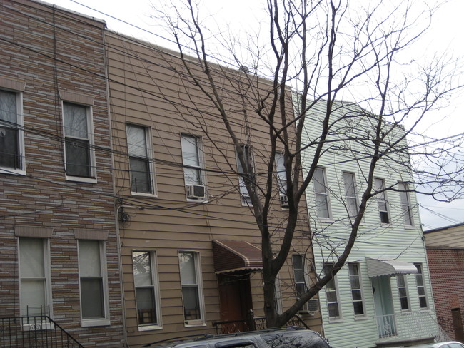 19-14 Palmetto St in Flushing, NY - Building Photo - Building Photo