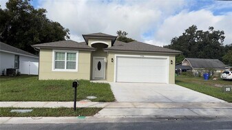 706 S Thacker Ave in Kissimmee, FL - Building Photo