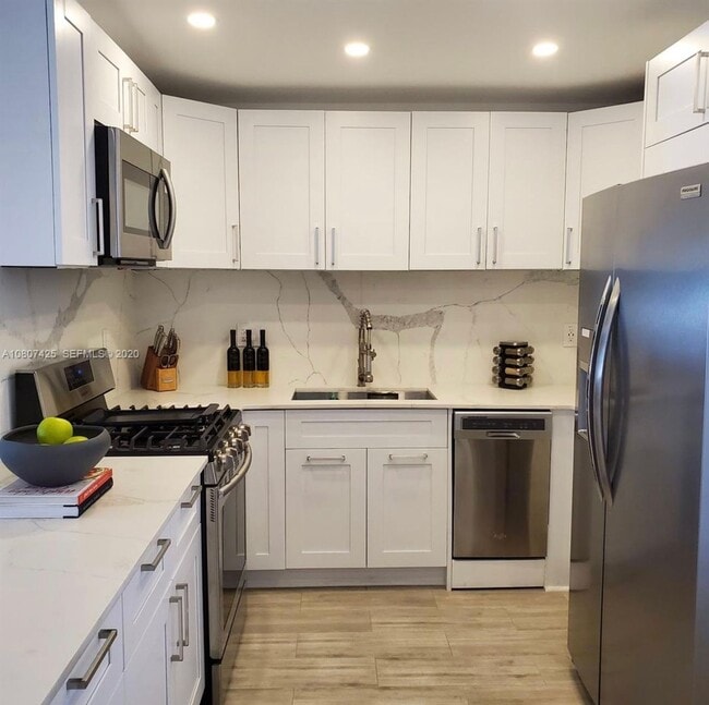 7406 Gary Ave in Miami Beach, FL - Building Photo - Building Photo