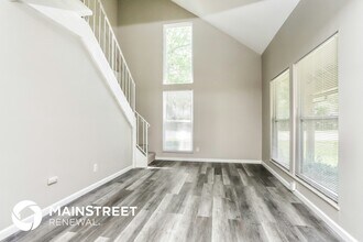 448 Far Hill Dr in Ballwin, MO - Foto de edificio - Building Photo