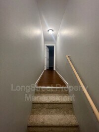 208 SE 5th Ave photo'