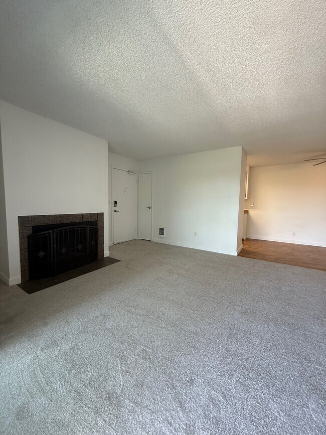 445 Ignacio Blvd in Novato, CA - Building Photo - Building Photo