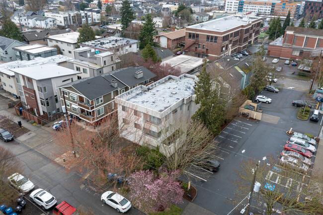 Dorothy Odelle in Seattle, WA - Foto de edificio - Building Photo