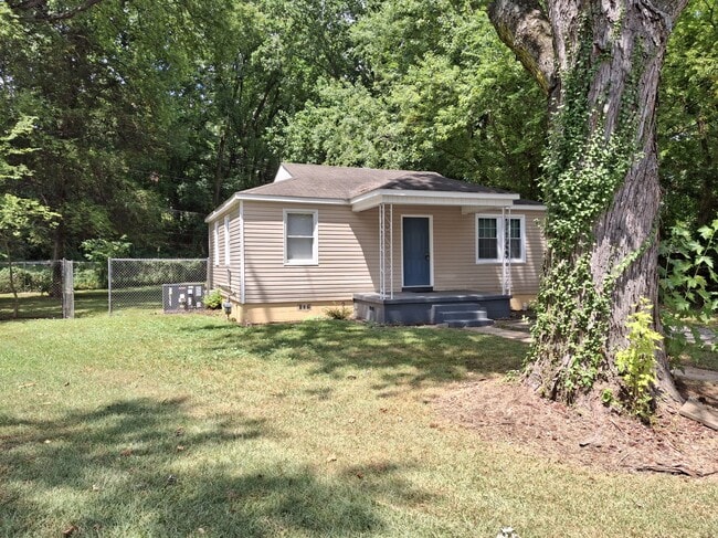 825 Crestline Cir NW in Huntsville, AL - Building Photo - Building Photo