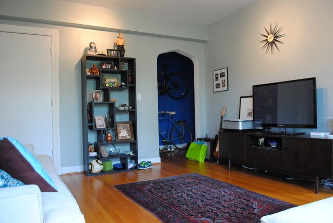 1615 Kenyon St NW Apt. 49, Unit #49 in Washington, DC - Foto de edificio - Building Photo