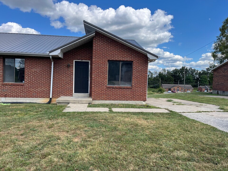 1709 Cliff Ridge Ct in Elizabethtown, KY - Building Photo