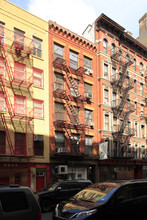 148 Baxter St in New York, NY - Building Photo - Building Photo