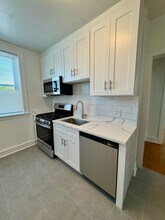 7013 N Ridge in Chicago, IL - Building Photo - Building Photo
