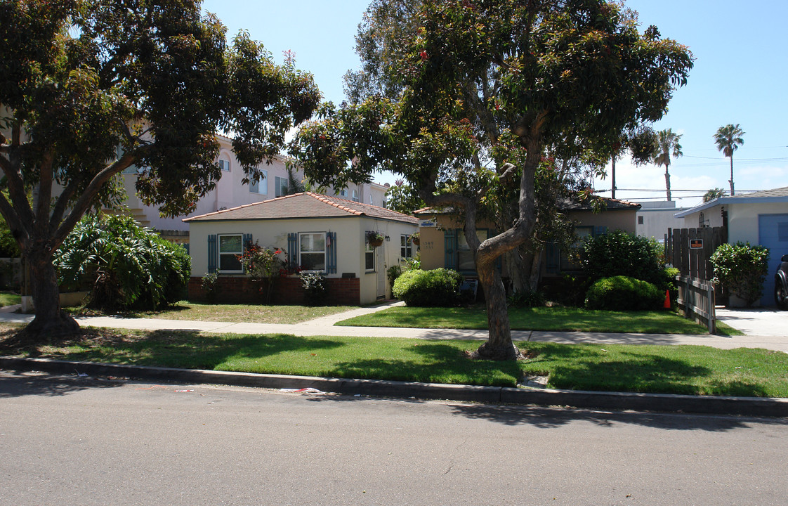 1349-1351 Hornblend St in San Diego, CA - Building Photo