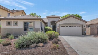 17651 W Ironwood St in Surprise, AZ - Building Photo