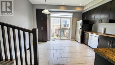 342 Mill St in Kitchener, ON - Building Photo - Building Photo