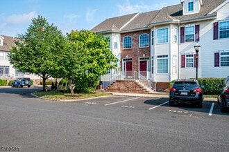 1427 Barnhardt Ln in Rahway, NJ - Building Photo - Building Photo