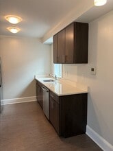 3300 Rhode Island Ave in Mount Rainier, MD - Foto de edificio - Building Photo