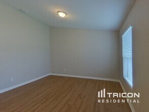 1240 Fleetwood Dr NW in Port Charlotte, FL - Foto de edificio - Building Photo